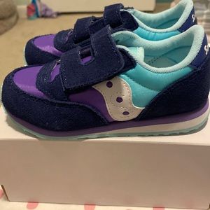 Girls size 10 saucony sneakers
